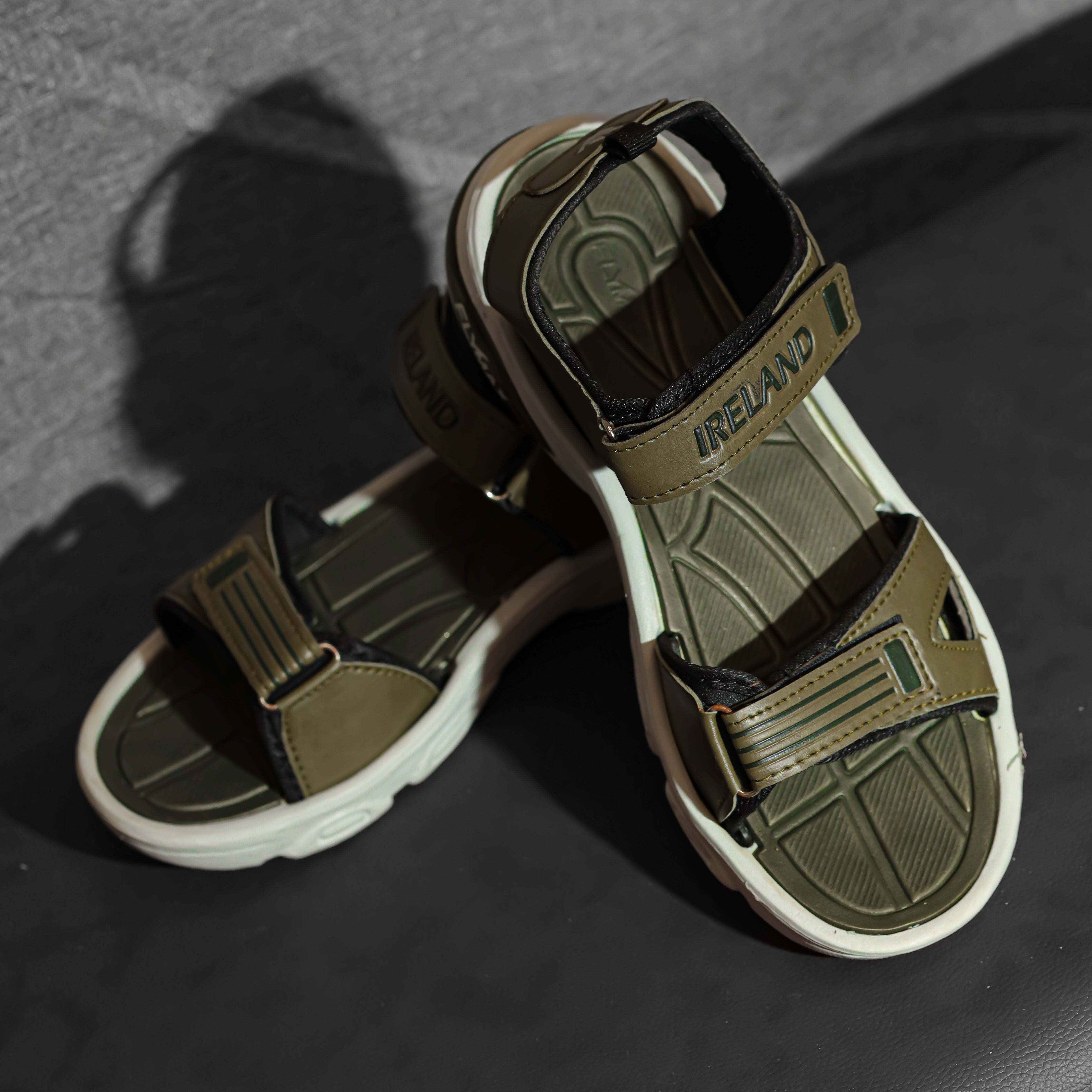 MEN'S WALKING SANDALS